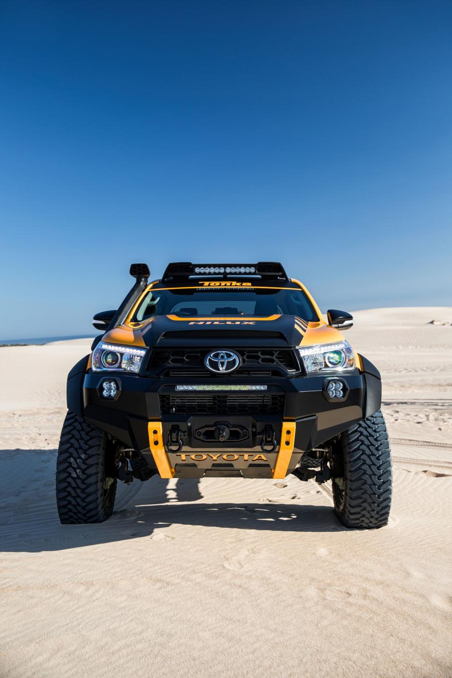  Toyota Hilux Tonka Concept 2017 года  (фото 8 из 40)